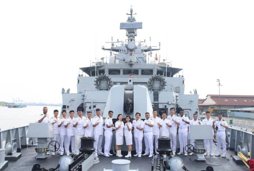 Navratna Defence stock secured ₹962 crore orders, boosting its ₹11,855 crore total this fiscal.