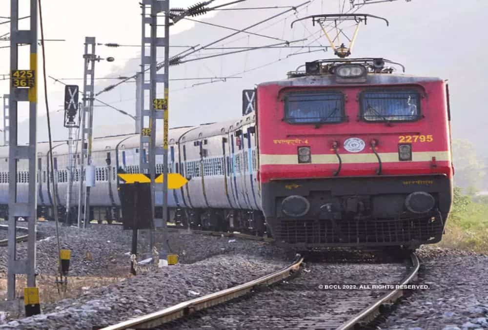Railway stock rises 5% after securing a long-term purchase deal worth up to ₹2000 crore.