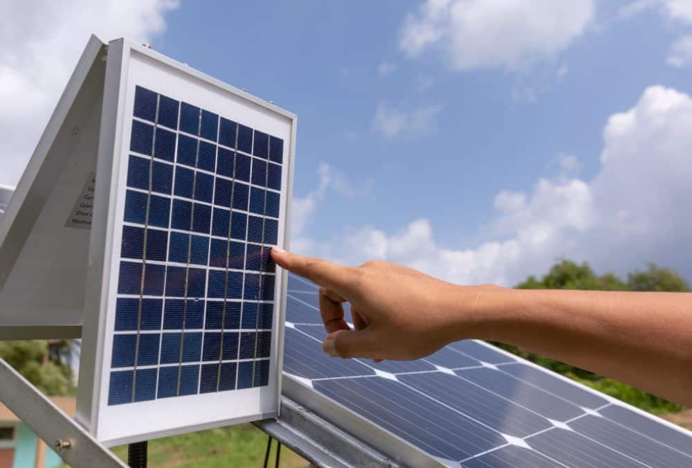 Stock won a ₹363 crore contract for a 100 MW solar project in Gujarat.