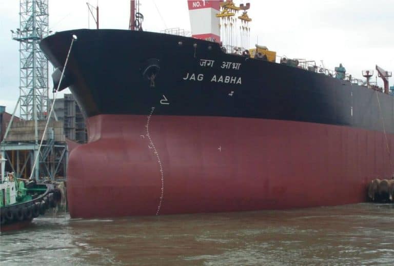 G E Shipping: Stock jumps after signing contract to sell Suezmax Crude Tanker