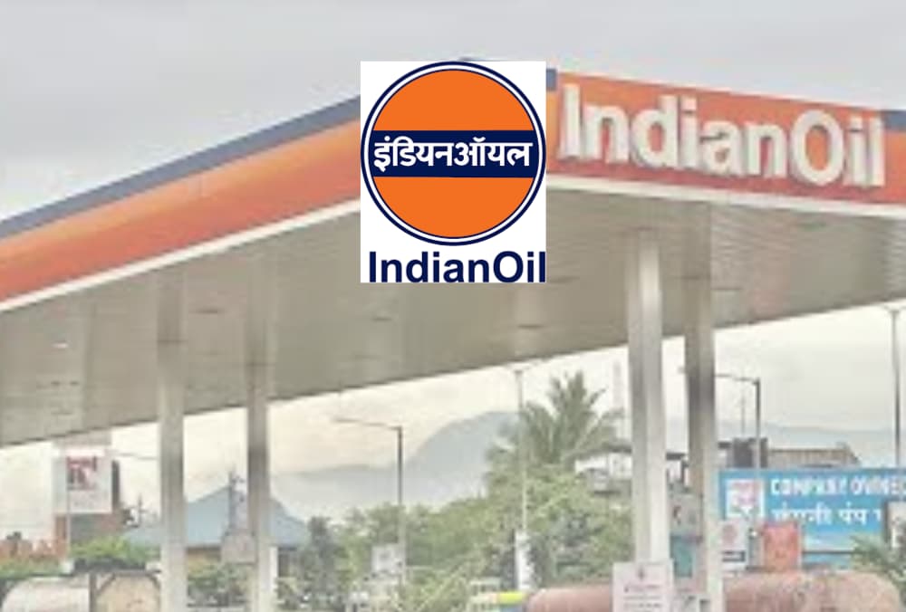 IndianOil logo over fuel station canopy and signage